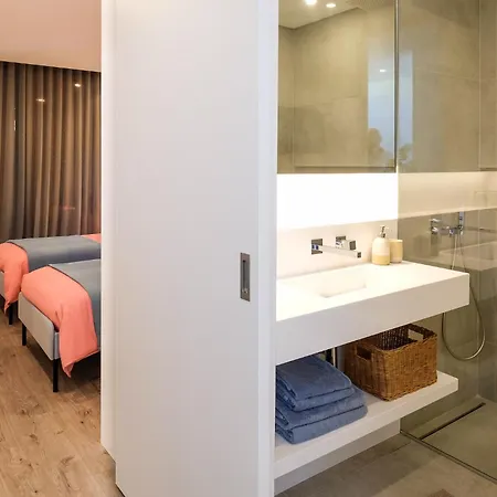 別荘 Casa Do Colhereiro With Private Pool In *